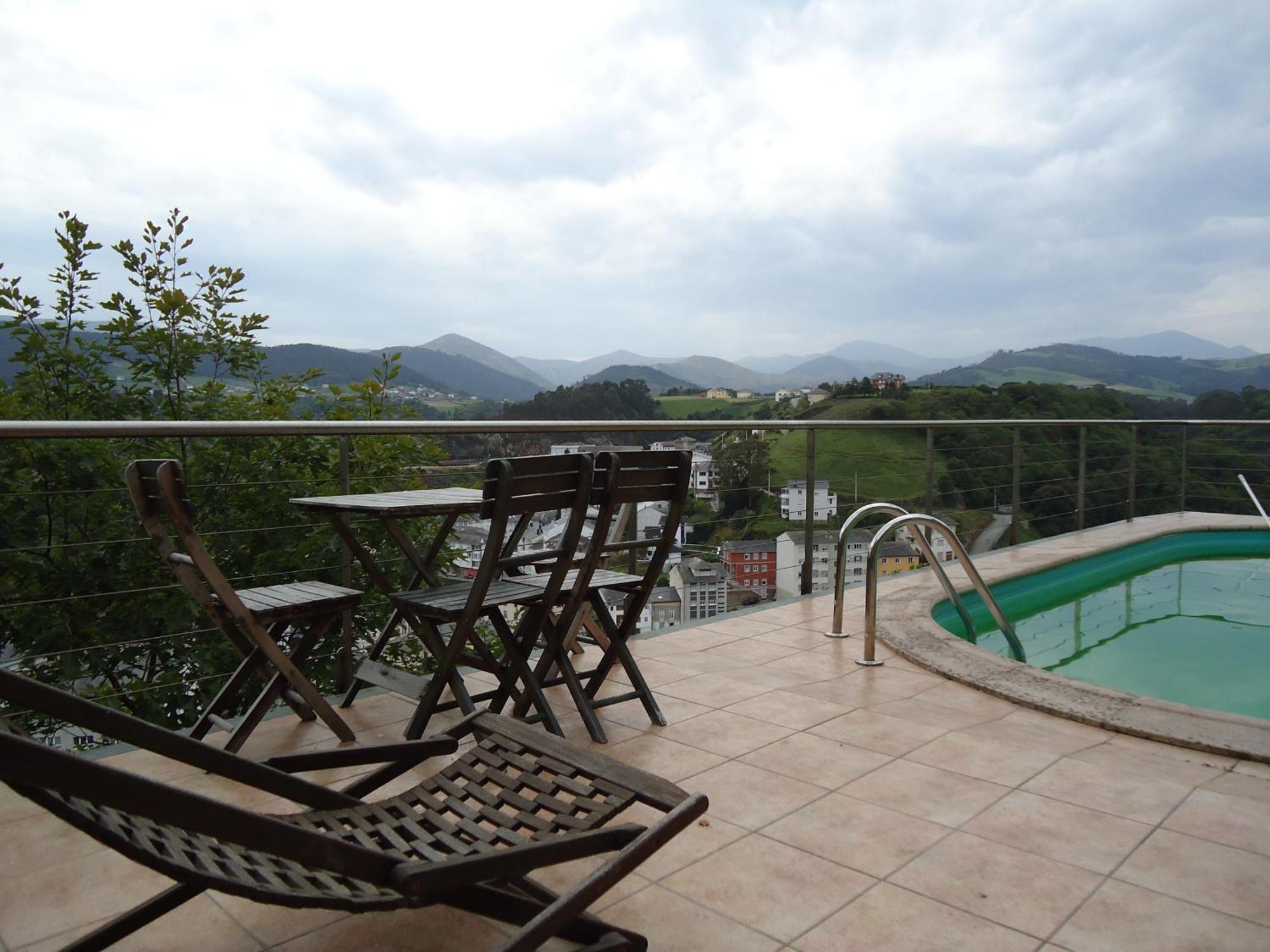 Casona El Gurugu Hotel Luarca Ngoại thất bức ảnh