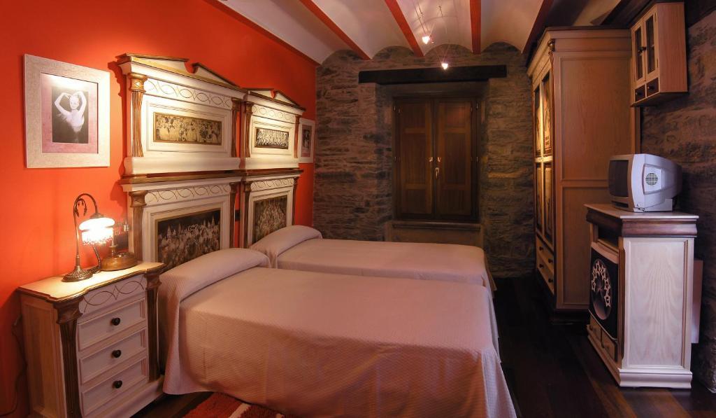 Casona El Gurugu Hotel Luarca Phòng bức ảnh