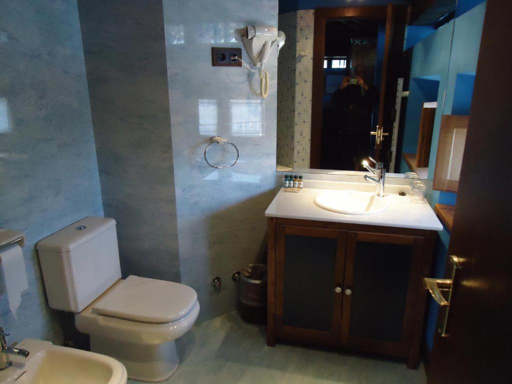 Casona El Gurugu Hotel Luarca Phòng bức ảnh